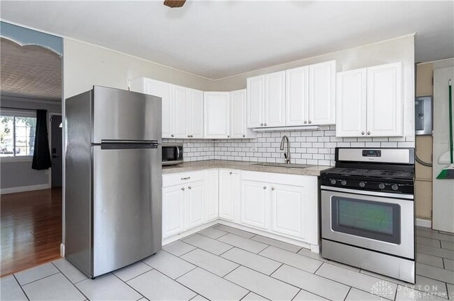 Building Photo - 1227 Frayne Dr