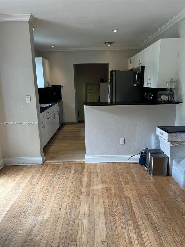 Building Photo - 142 NW 98th St