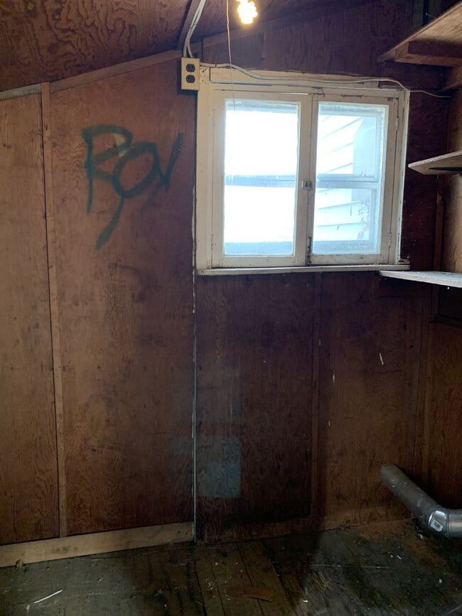 Building Photo - HEAT IS NOW INCLUDED IN THE RENT!Charming 2-Bedroom, 1-Bath Single-Family Home in the Borough of ...