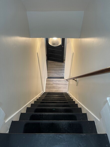 Building Photo - 26 Kenwood St