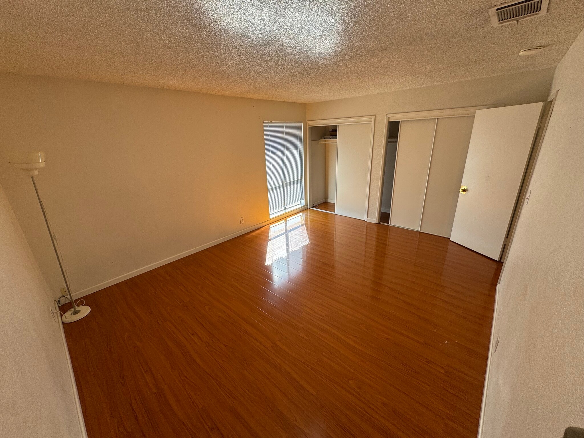 Building Photo - 106 N Chapel Ave