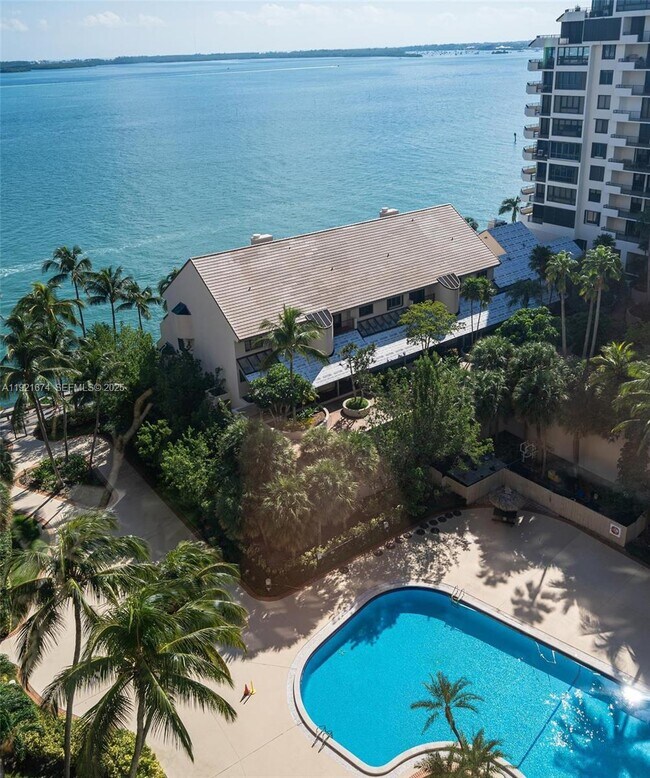 Building Photo - 540 Brickell Key Dr