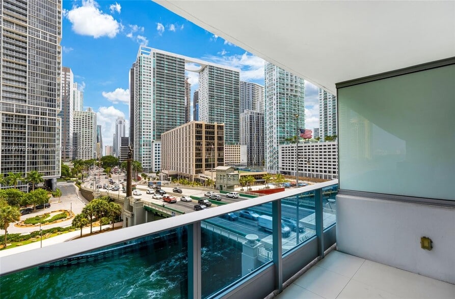 Building Photo - 200 Biscayne Boulevard Way