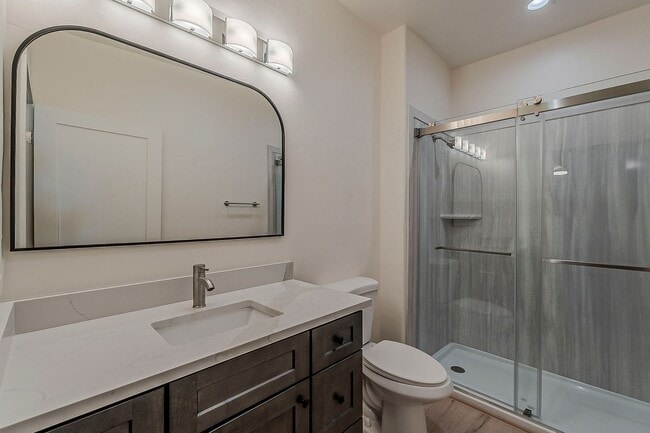 Building Photo - 1625 E 8th St