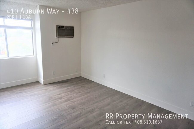 Building Photo - Updated 2-Level Condo in Desirable Complex!