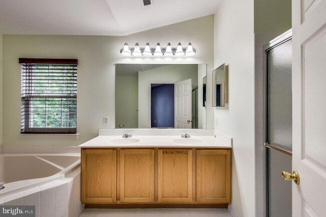 Building Photo - 623 Trout Run Ct