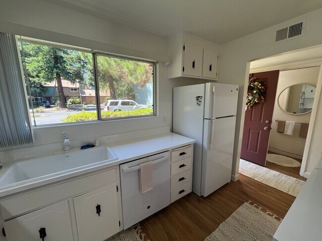 Building Photo - Charming 2-Story Condo on Greenbelt-$500 O...