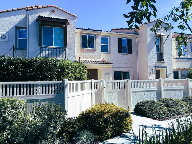 Building Photo - 44005 Arcadia Ct