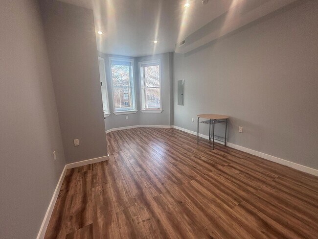 Building Photo - 1621 1st St NW