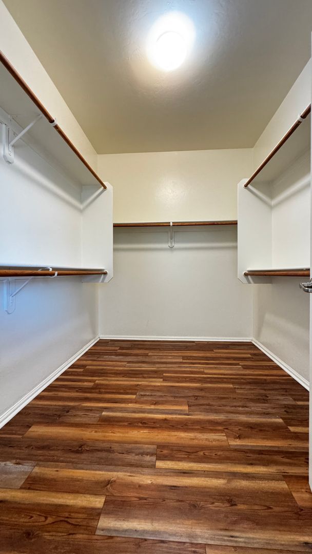 Building Photo - Eastside (Stella and Kolb) 4 bedroom  2 bath house with 2 car garage near Lakeside Park!