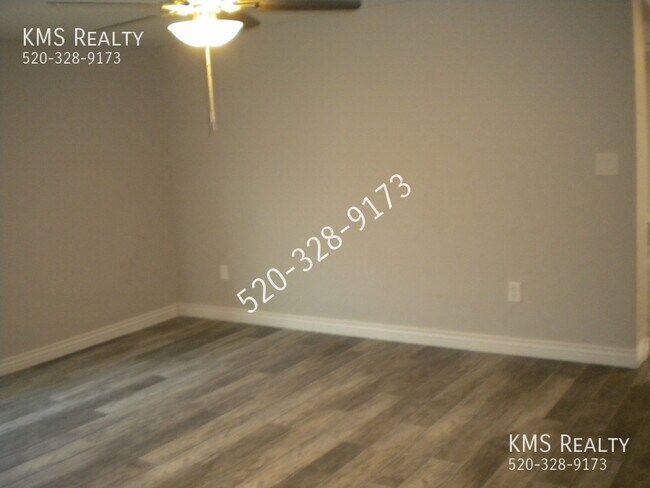 Building Photo - 2321 S Layton Pl