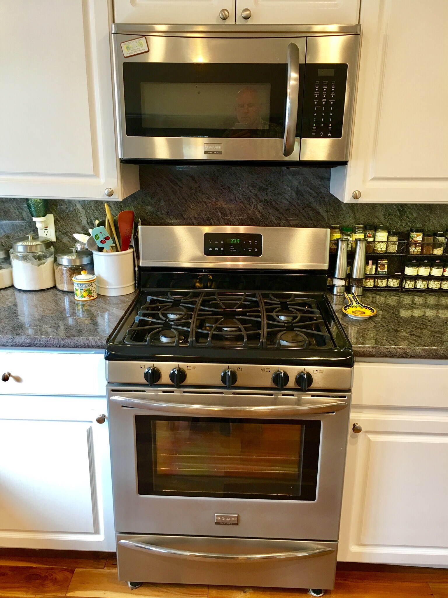 Building Photo - 672 Garland Court