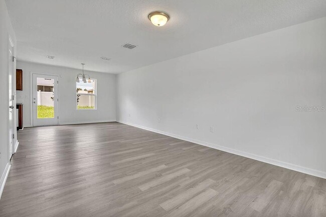 Building Photo - 303 Anchovie Ct