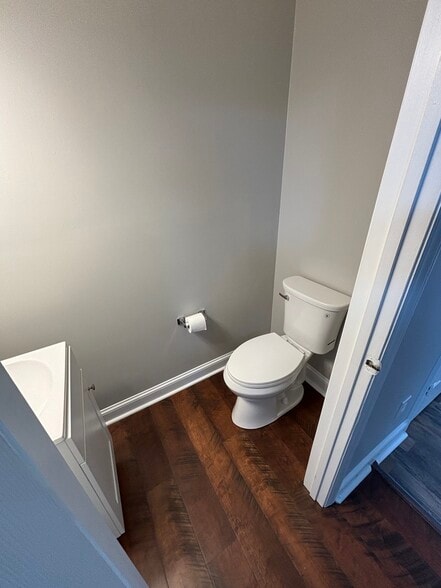 Building Photo - 5731 SW Acres Dr