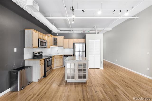 Building Photo - 1555 California St