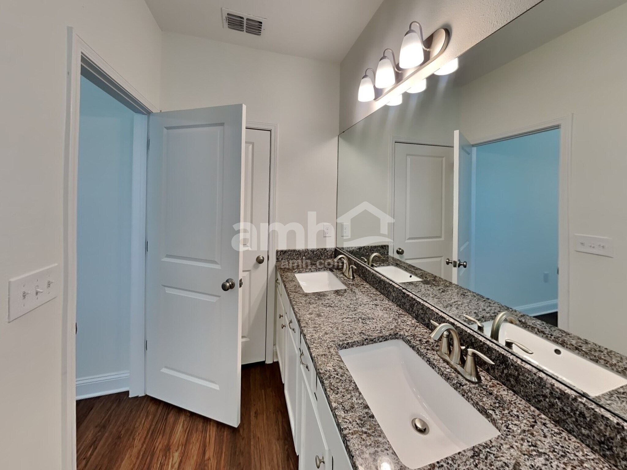 Building Photo - 2993 Hill Valley Ln