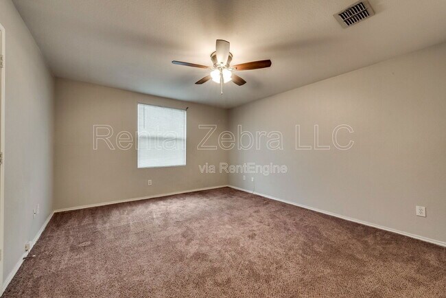 Building Photo - 2909 Goldenrod Dr