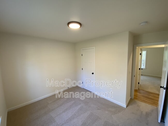 Building Photo - 54 Azalea Way