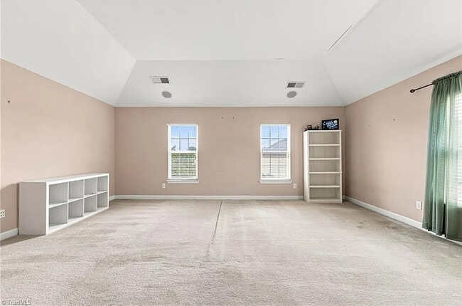 Building Photo - Lease OR Lease to Own