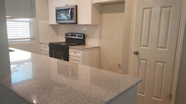 Building Photo - 371 Fantail Loop