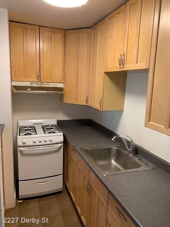 Building Photo - 2227 Derby St