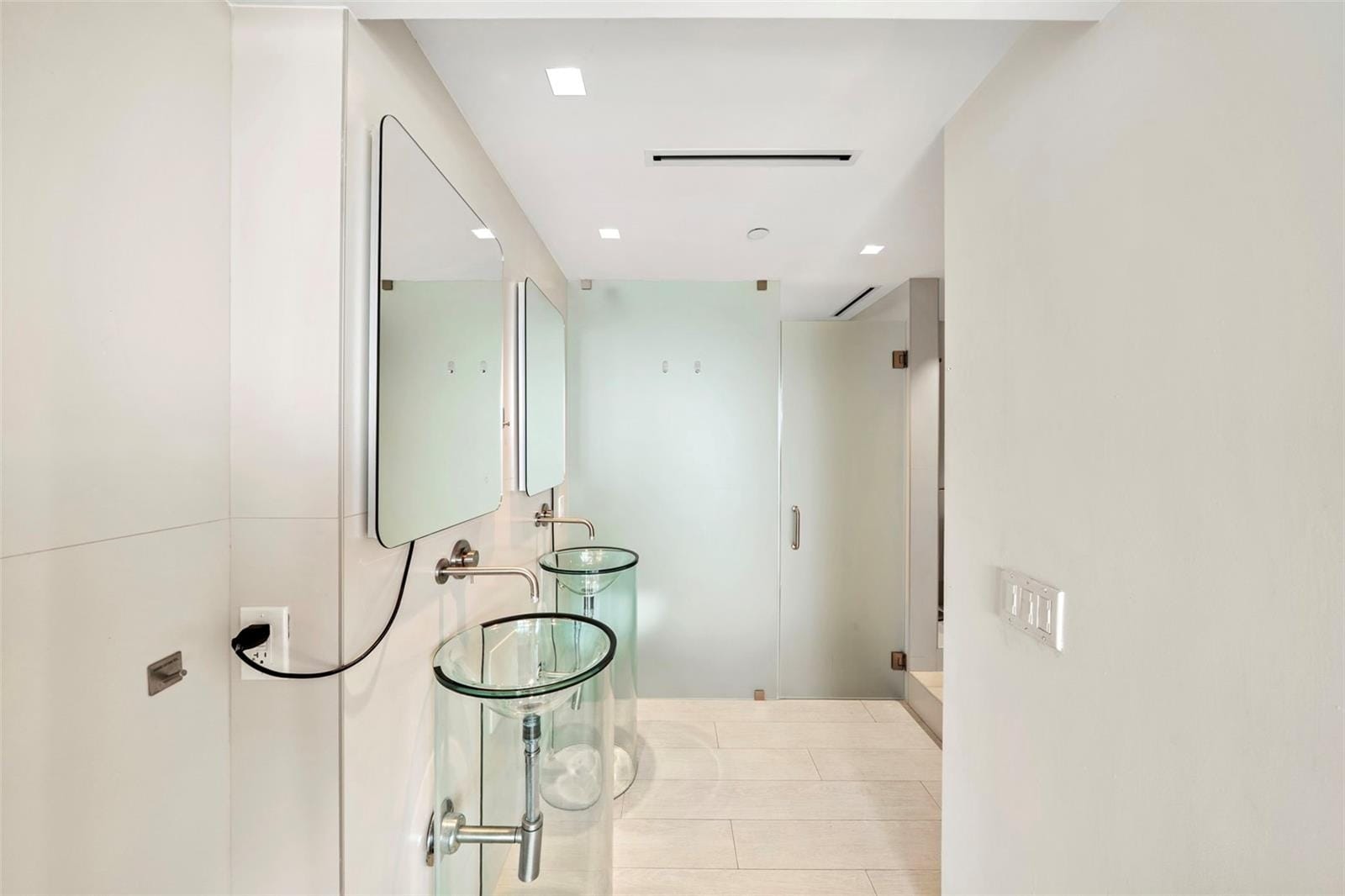 Building Photo - 1331 Brickell Bay Dr