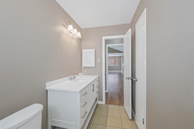 Building Photo - 19511 Westhaven Dr