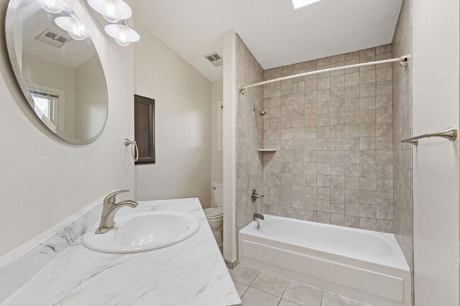 Building Photo - 7480 Alameda Ct