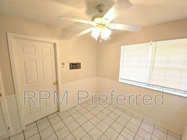 Building Photo - 12702 Ravensway Dr