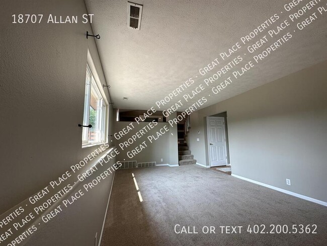 Building Photo - 18707 Allan St
