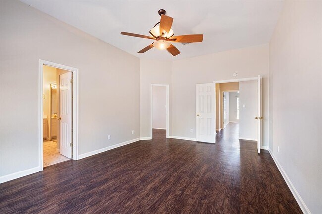 Building Photo - 500 Sophie Ct