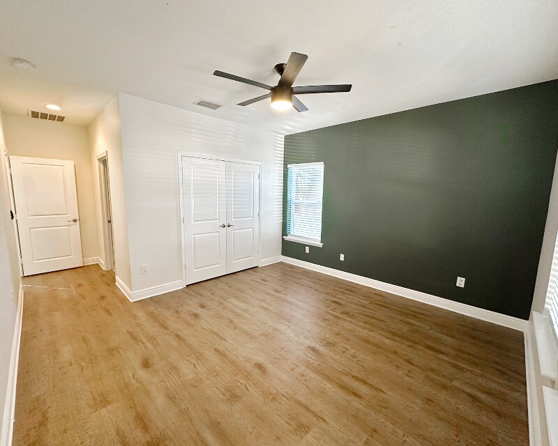 Building Photo - 1736 W Walnut St