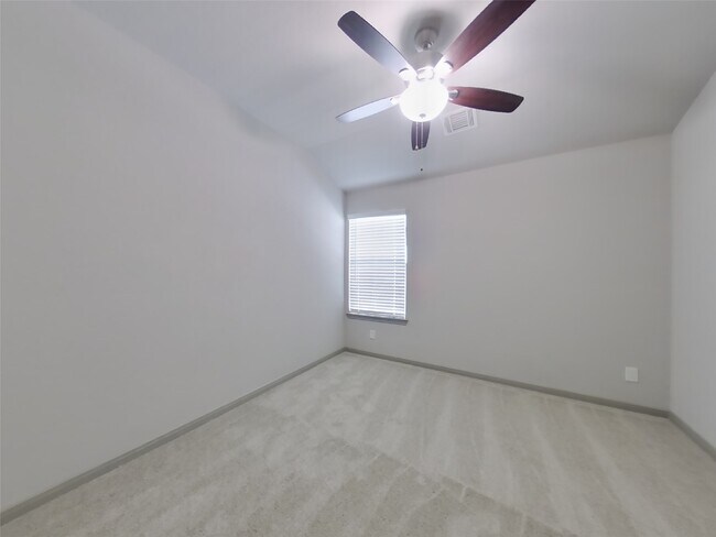 Building Photo - 9845 Gln Brk Ln