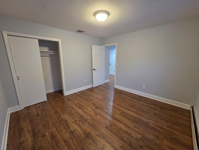 Building Photo - 730 5th St
