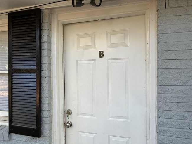 Building Photo - 1576 Carolyn Dr SW