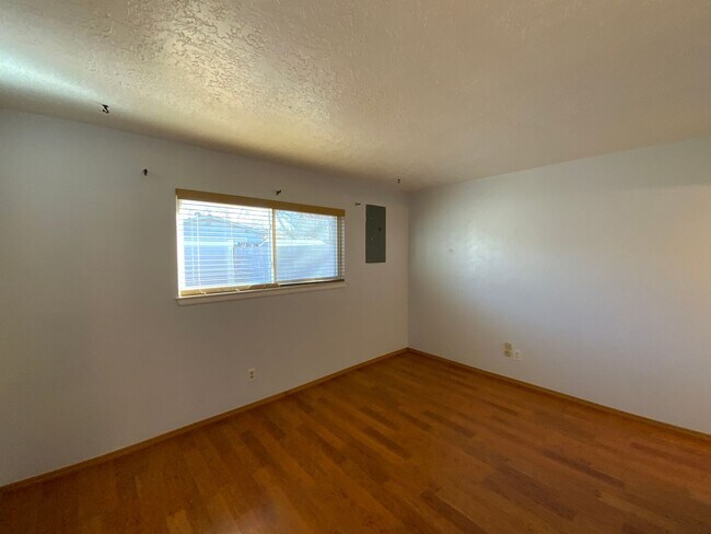 Building Photo - 3 Bedroom Single Story Home Available Near San Pedro Dr NE & McLeod Rd NE!