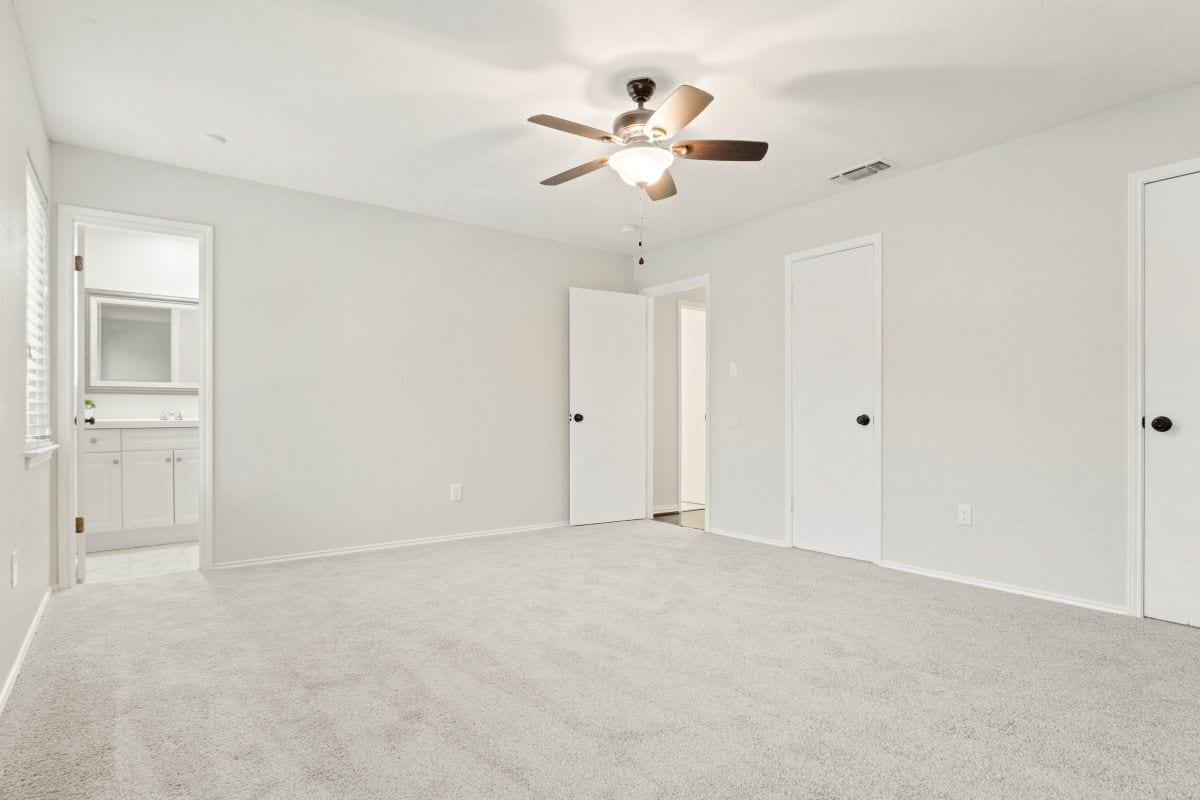 Building Photo - 301 Hallmark Dr