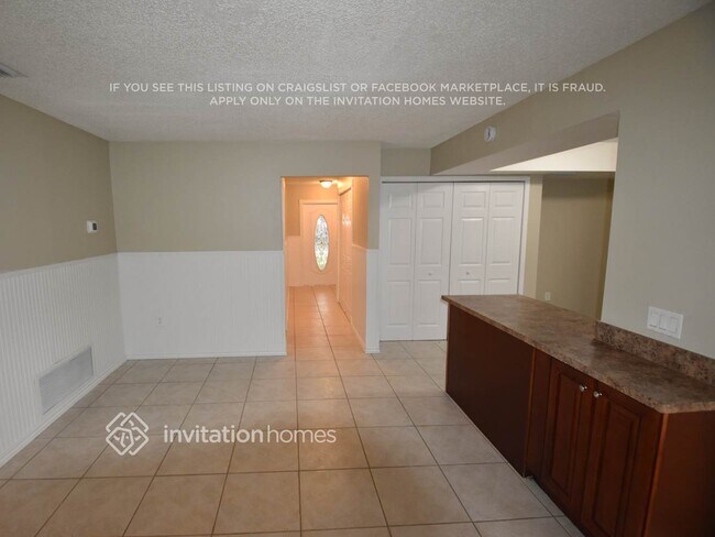 Building Photo - 11385 NW 41st St