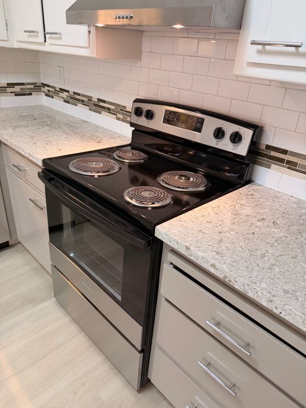 Building Photo - 525 N San Mateo Dr