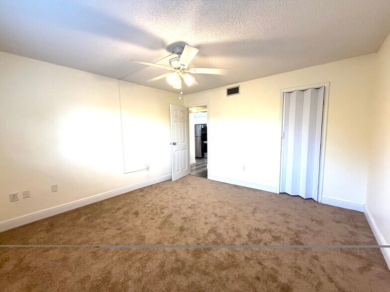 Building Photo - 3704 Broadway