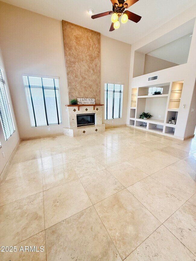 Building Photo - 4836 E Eden Dr
