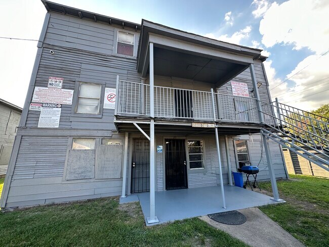 Building Photo - 2419 Pannell St