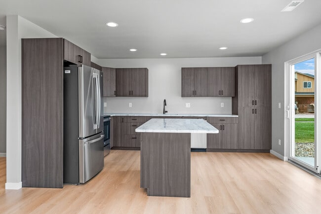 Building Photo - 1427 Thatcher Cir