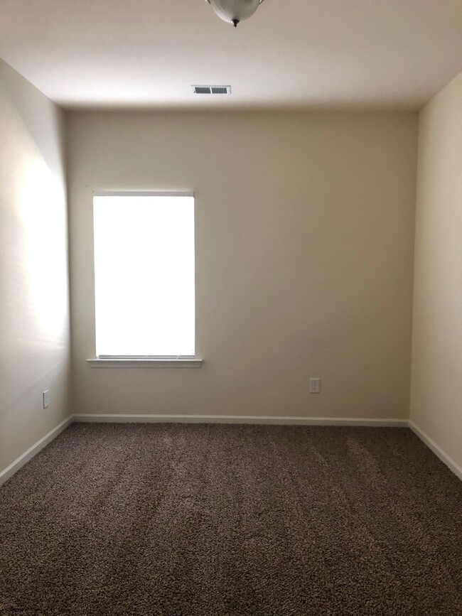Building Photo - Coming Soon For Rent in Moody!