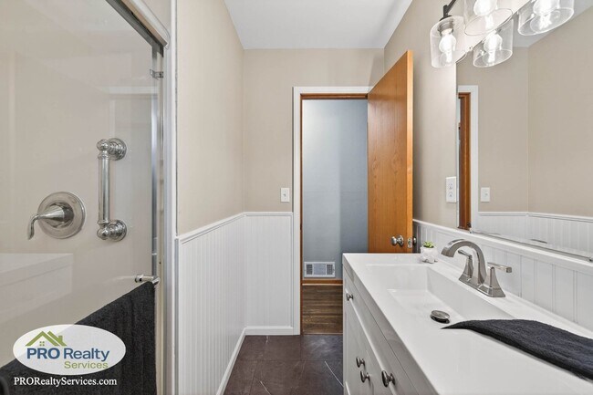 Building Photo - 3 Bedroom Home **Free March Rent with a March 2026 Move In**