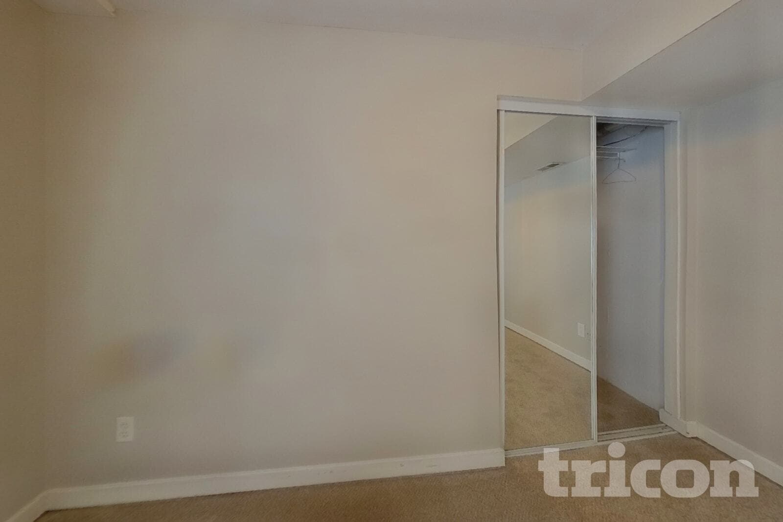 Building Photo - 16240 Quarry Hill Dr