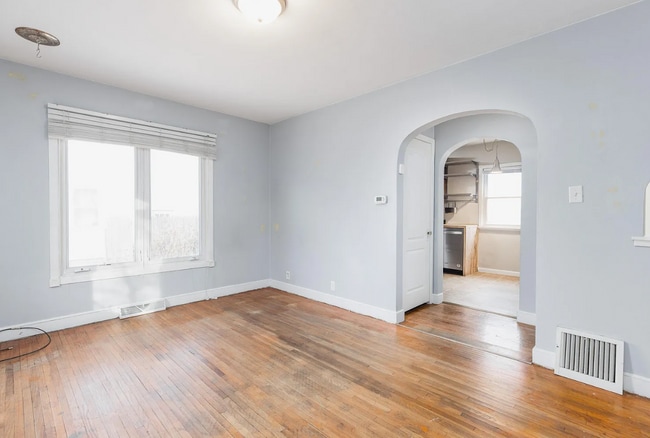 Building Photo - 1811 Forest Ave