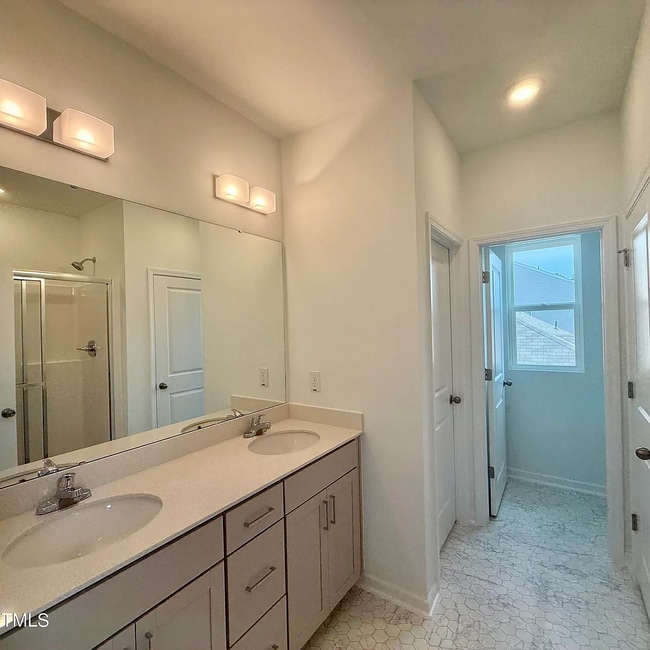 Building Photo - 350 Tormore Dr