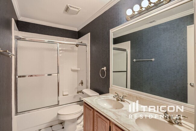 Building Photo - 2708 Hemingway Dr