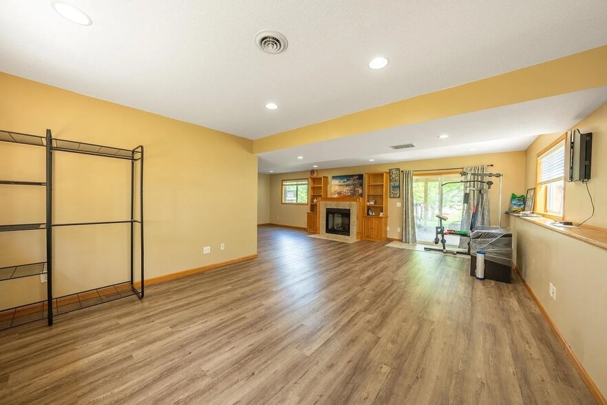 Building Photo - 1281 Applewood Way